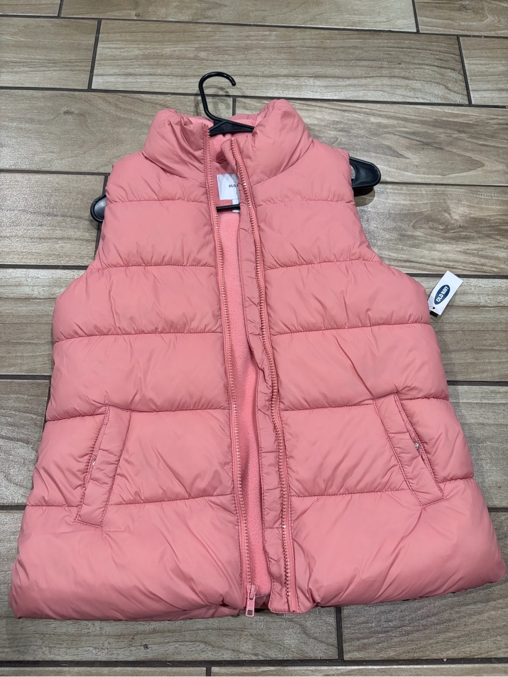 NWT Women’s Old Navy pink puffer vest in XS